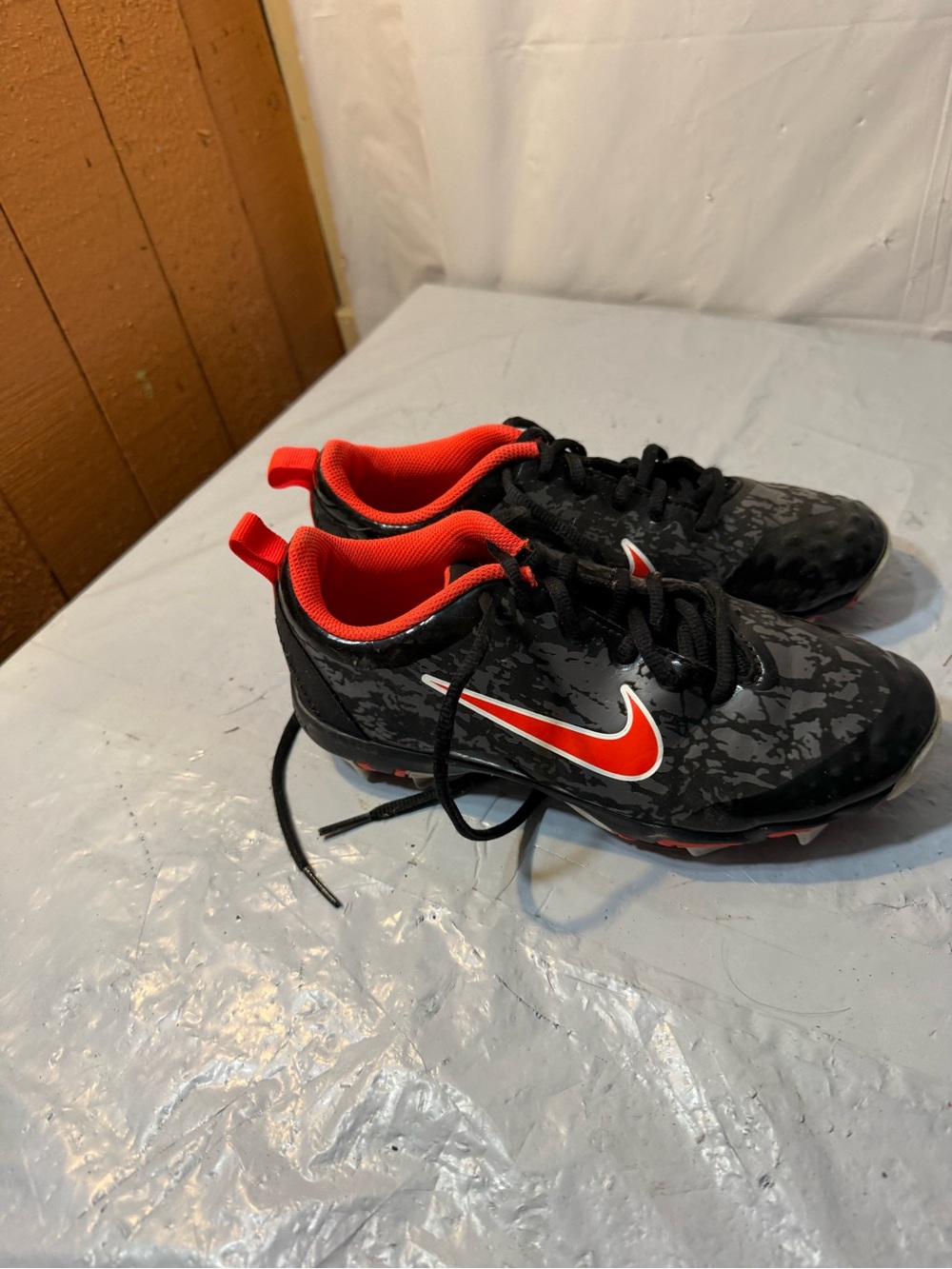 Nike Hyperdiamond Fastflex cleats boys size 4Y